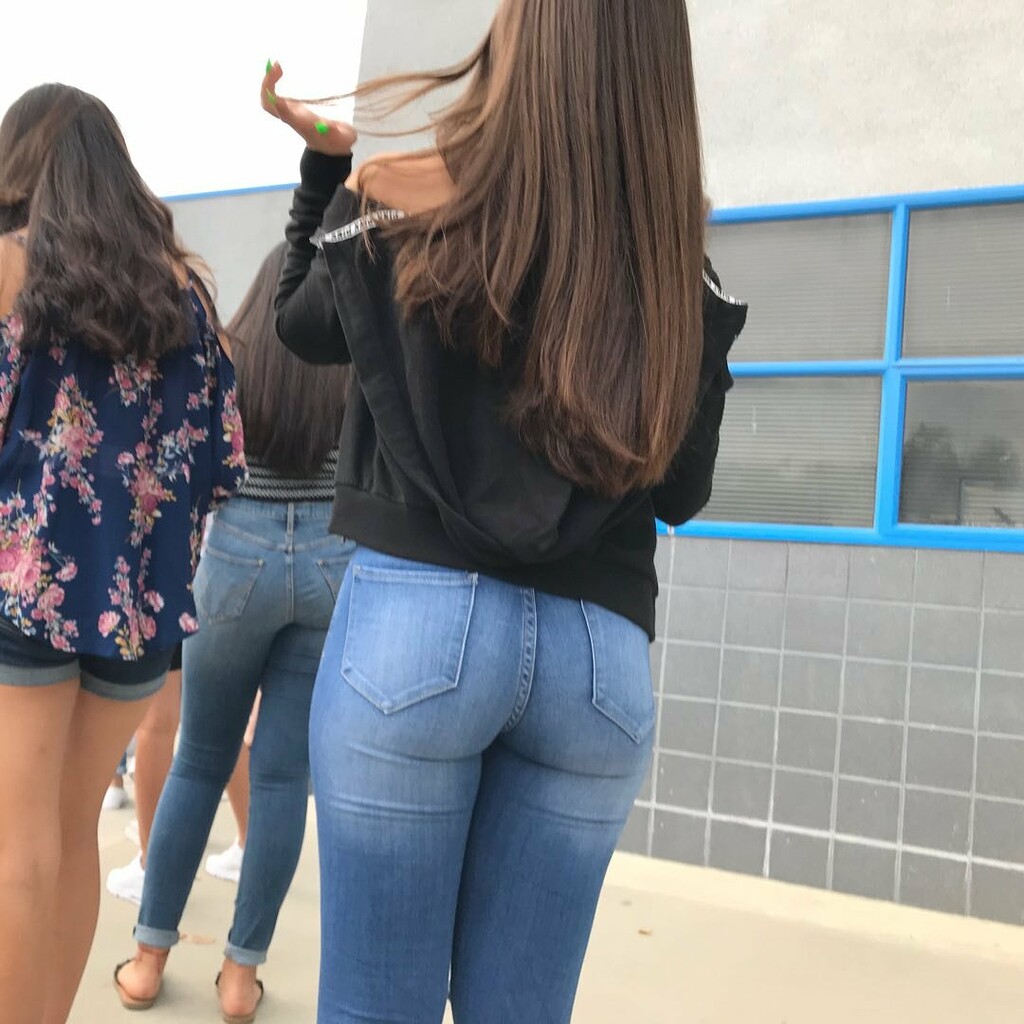 TEEN BOOTY IN JEANS Tight Jeans Forum