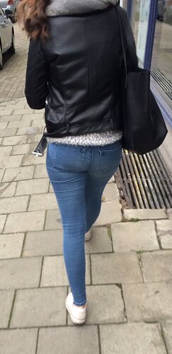 Tight Jeans 192