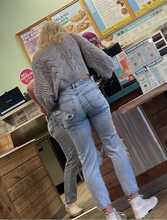 Tropical Booty - Tight Jeans - Forum