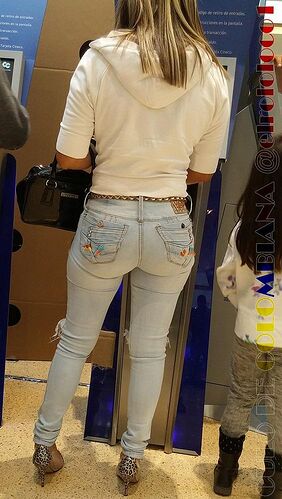 Tight Jeans 1326