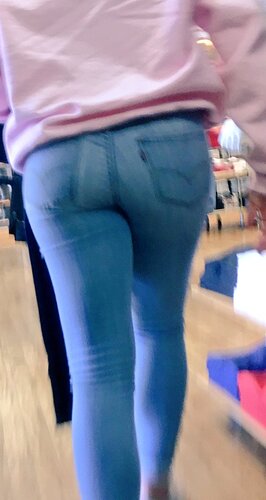 Tight Levis Jeans 222