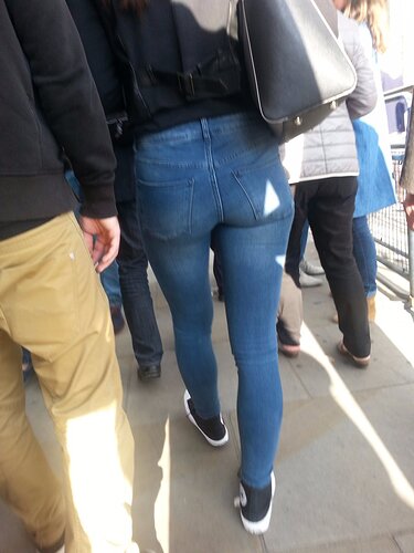 Tight jeans 338