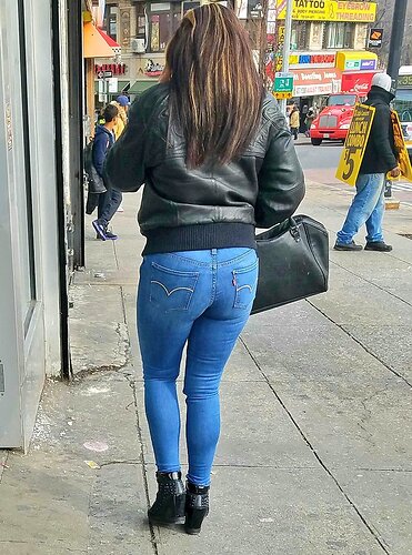 Tight Levis Jeans 426