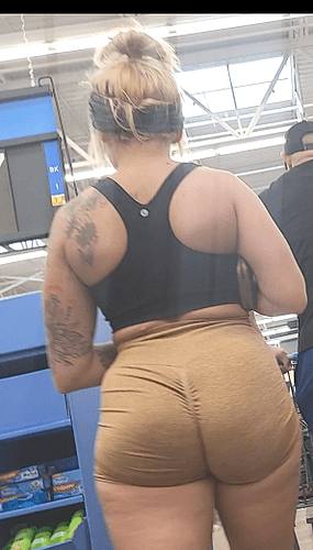 BLONDE PAWG WITH PUMPED UP BUBBLE (82)