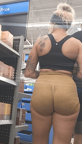 BLONDE PAWG WITH PUMPED UP BUBBLE (72)