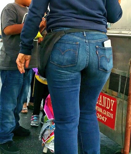 Tight Levis Jeans 31