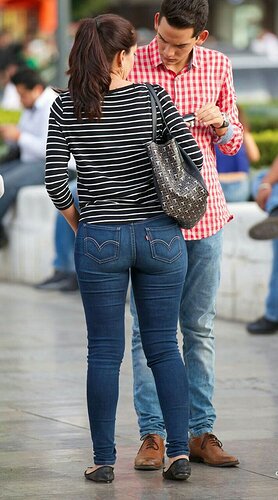 Tight Levis Jeans 234