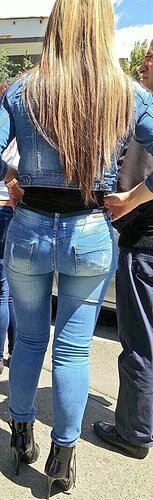 Tight Jeans 398