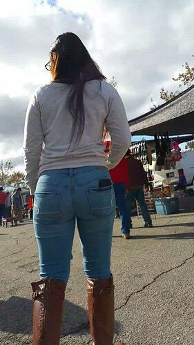 Tight ass Jeans 118