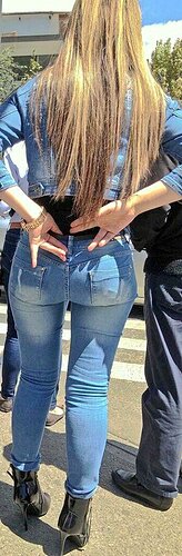 Tight Jeans 399