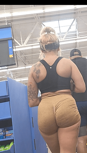 BLONDE PAWG WITH PUMPED UP BUBBLE (85)