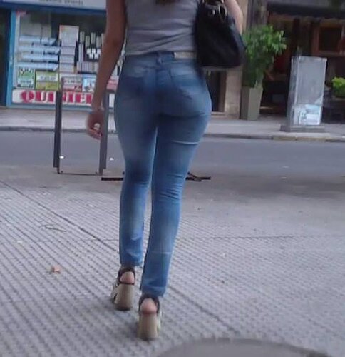 Tight Jeans 699