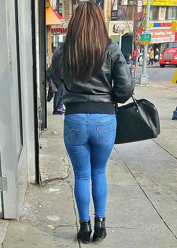 Tight Levis Jeans 425
