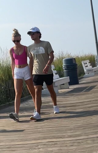pink runner 11