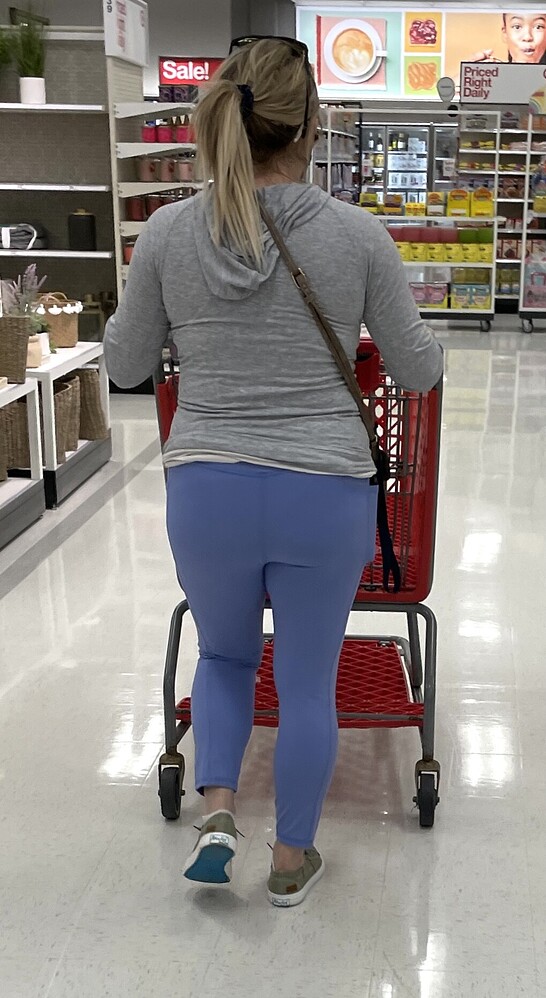 Mom in blue yogas Spandex, Leggings & Yoga Pants Forum