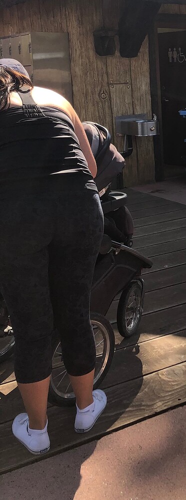 Another Milf At The Amusement Park Spandex Leggings And Yoga Pants Forum