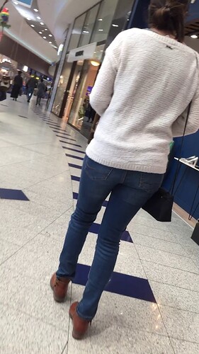 milf_tight_jeans (8)