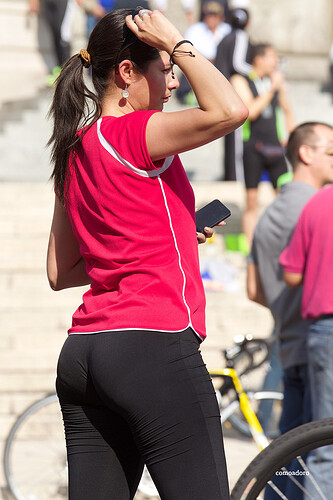 Brunette Wide Hips Pink Bike - comoadoro (12)