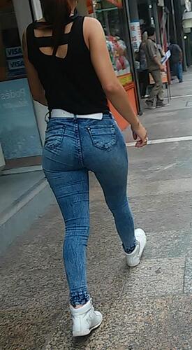 Tight jeans 72