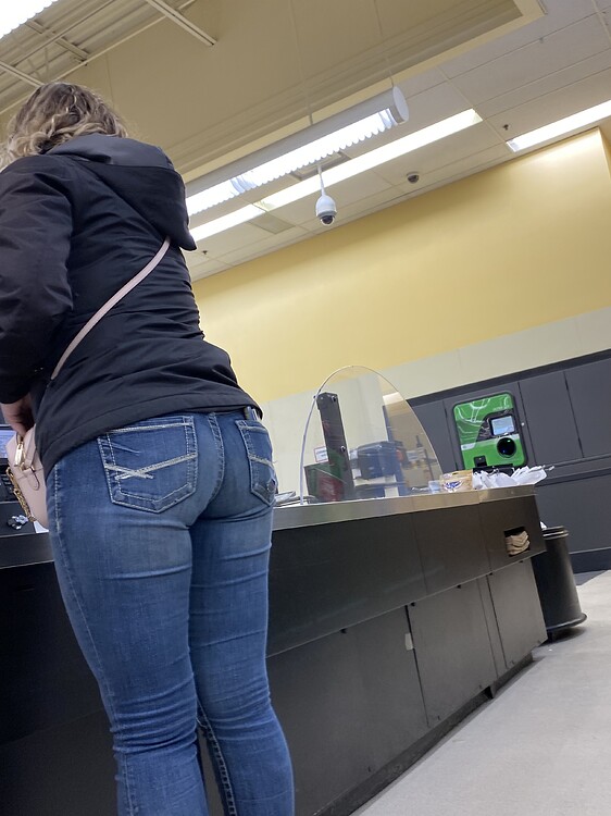 Self checkout pawg Tight Jeans Forum Self checkout pawg Tight Jeans Forum