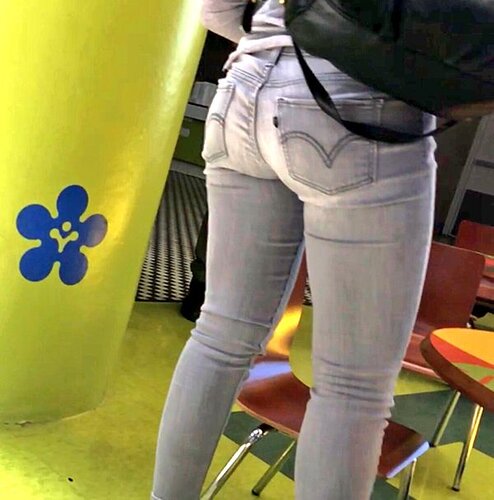 Tight Levis Jeans 296