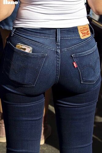 Tight Levis Jeans 1 (12)