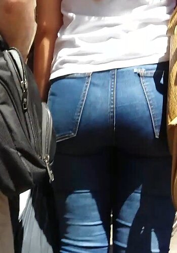 Tight Jeans 950