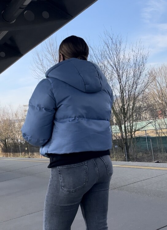 Big nice ass teen girl 🍑 - Tight Jeans - Forum