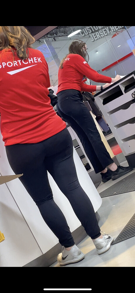 Sportchek Massive Round Mound Of Ass Spandex Leggings And Yoga Pants