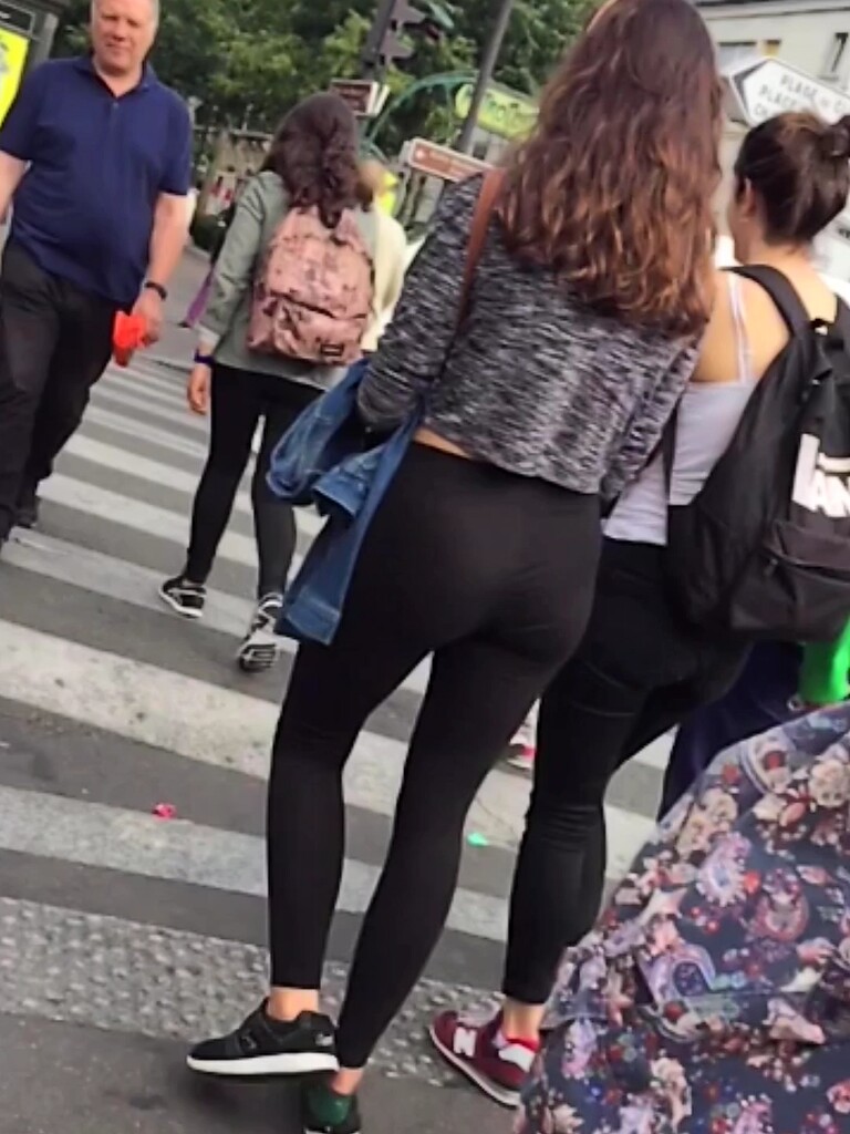 Slim teen walking 🙂 - Spandex, Leggings & Yoga Pants - Forum