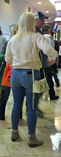Tight Jeans 2128