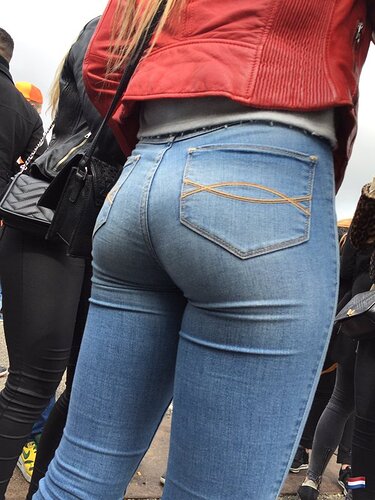 Tight Ass Jeans 541