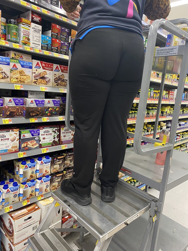 Walmart Worker Spandex Leggings And Yoga Pants Forum