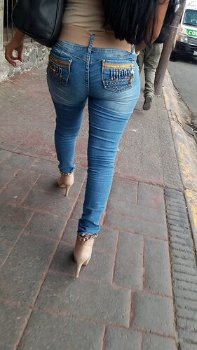 Tight Jeans 1590
