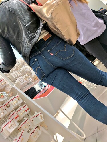 Tight Levis Jeans 273