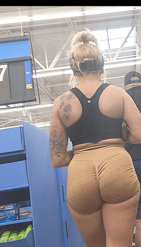 BLONDE PAWG WITH PUMPED UP BUBBLE (84)