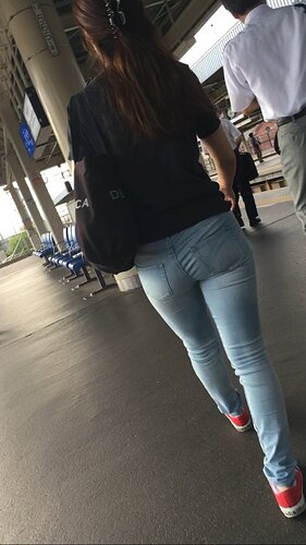 Tight Jeans 548