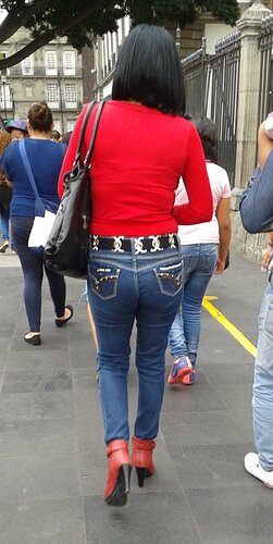 Tight Jeans 537