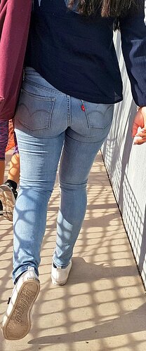 Tight Levis Jeans 756