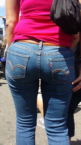 Tight Levis Jeans 47