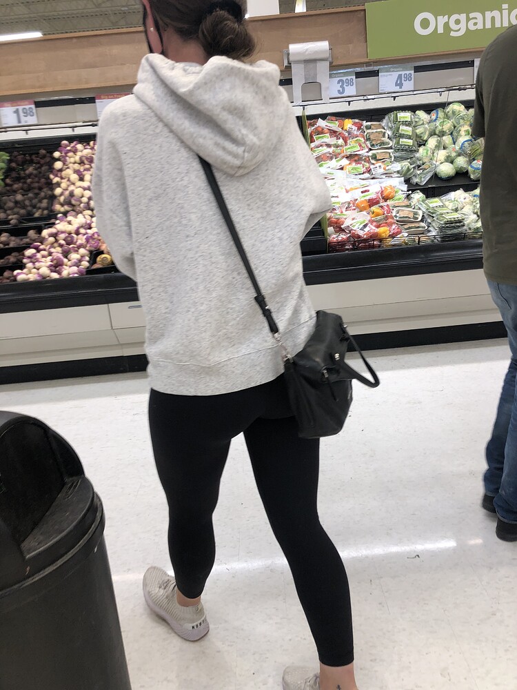 Tight Bird At The Supermarket Spandex Leggings And Yoga Pants Forum