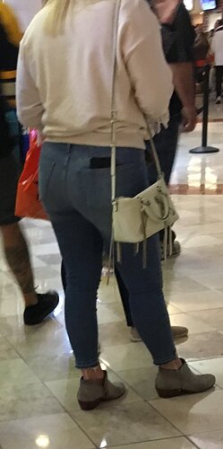 Tight Jeans 2130