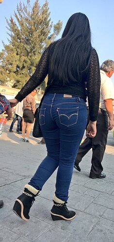 Tight Levis Jeans 488