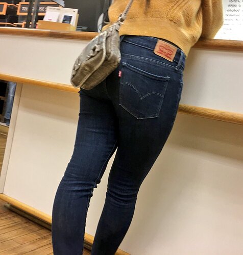 Tight Levis Jeans 228