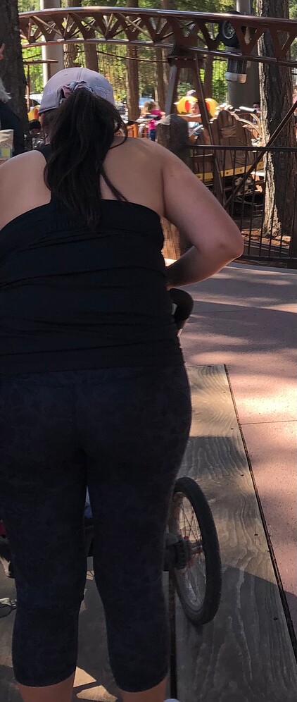 Another Milf At The Amusement Park Spandex Leggings And Yoga Pants Forum