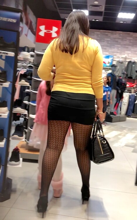 Milf in fishnet stocking! - Forum