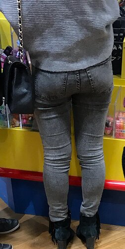 Tight Jeans 10
