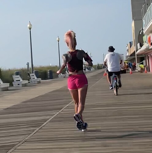 pink runner 3