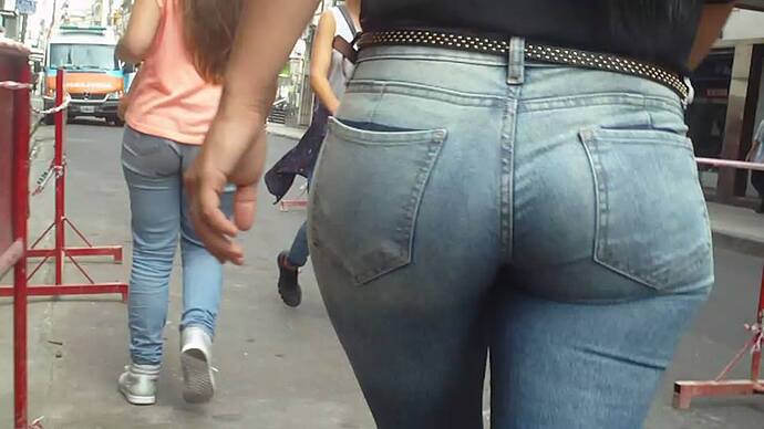 Tight Jeans 698
