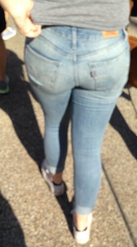 Tight Levis Jeans 393